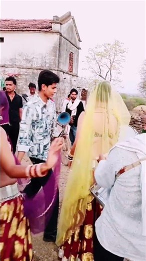 आप देख रहे हैं बुंदेलखंड की बहुत ही शानदार जबरदस्त बुंदेली राई देसी धुन पर बहुत ही शानदार नाचे आप 🙏🙏