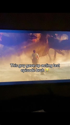 No hate I love the character and the actor 🫡#foryou #fyp #xyzabc #strangerthings #viral