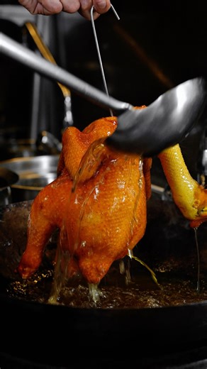 Michelin starred Cantonese cuisine at the World’s No 1 Hotel #hongkong #finedining