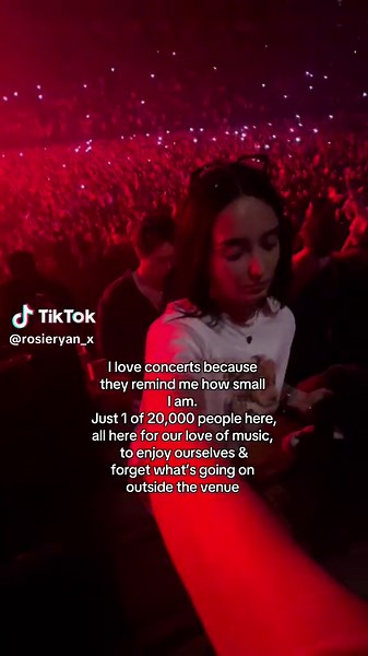I love concerts😭 #rosieryan_x #concerts #music #relatable #gigs #fyp