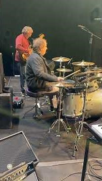 Tower of Power soundcheck groove! Peter Antunes kindly let me groove with Mark a bit!