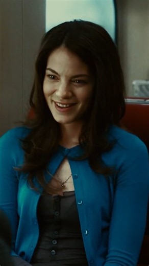 Best Of Movies on Instagram: "Source Code is a sleek, pulse-pounding puzzle that keeps resetting your expectations. Just when you think you understand the rules, it flips the board again. Smart, intense, and genuinely mind-bending, it turns eight minutes into a full-blown existential thriller. One of those films that makes you sit back and say, “Wait… what just happened?”"