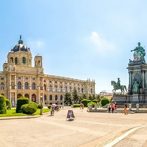 Motorhome & Campervan Hire in Vienna | roadsurfer