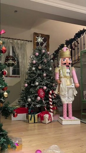 Decorate a Pink Christmas tree #decor #decoration #christmastree #christmas #xmas #christmasdecor
