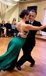 Argentine Tango⭐️Ariel Almiron & Aluminé Deluchi⭐️ “Mi Tango Triste” Alberto Marino & Aníbal Troilo y Su Orquesta, NY, Nov 24 2024 Argentine Tango Lovers of Long Island, Dj Omar. (1/3) Host: Sherry Palencia Video: Avi Hadar 😎 😳 #tango #Argentina #milonga #tangoargentino | Avi Hadar