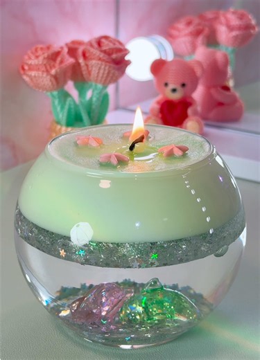 Pink or green dolphin? 🐬💗💚 This water candle looks like a tiny ocean in a bowl ✨ So relaxing. So satisfying. #diy #candletok #asmr #handmade