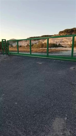 Electric Commercial Cantilever Sliding Gate #slidinggate #swinggate #automaticgates #gateautomation #gate