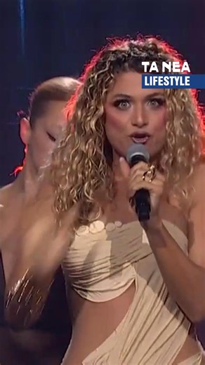 Η Antigoni ξεσήκωσε το κοινό στον ελληνικό ημιτελικό της Eurovision με το «Jalla», προσφέροντας μια εμφάνιση γεμάτη ενέργεια και ethnic pop ρυθμούς. Η καλλιτέχνιδα επιβεβαίωσε τα προγνωστικά που την ήθελαν ανάμεσα στα φαβορί, κερδίζοντας τις εντυπώσεις με τη σκηνική της παρουσία και τις φωνητικές της ικανότητες. Το κομμάτι, που συνδυάζει σύγχρονο ήχο με παραδοσιακά στοιχεία, κατάφερε να γίνει viral και να θέσει ισχυρή υποψηφιότητα για τη συνέχεια του διαγωνισμού. #eurovision #cyprus #singforgree