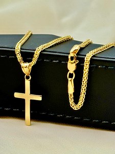 18k Gold Cross Necklace: Diamond Cut Franco Chain - Etsy Australia