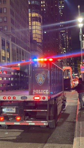 19K views · 551 reactions | Getting Ready For The Macy’s Thanksgiving Day Parade #NYCSubway #NYC #NewYorkCity #Macys | NYC Subway Life | Facebook