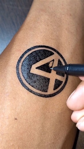 DIY fantastic 4 logo tattoo design with gel pen #marval #fantasticfour