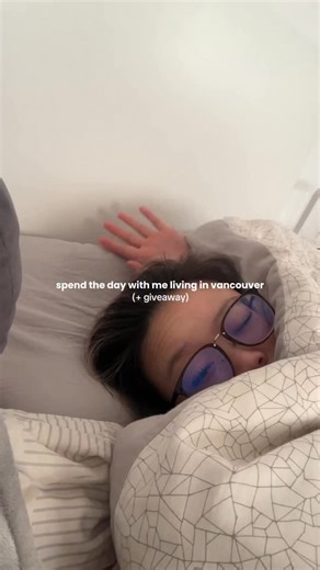 HOLIDAY HAIR GIVEAWAY 💇🏻‍♀️💈 My day didn’t start off on the best note but it definitely turned around when I had my hair appointment with Georgia and Raychel 🥹 I’ve been loyal to @longerblonderhair for years now and they always take great care of my hair ☺️ Since they work on your hair together, it actually allows for shorter wait times. I also find their prices to be VERY reasonable and I always love how my hair turns out!! You can also use my code CELIA15 for 15% off any hair service when 