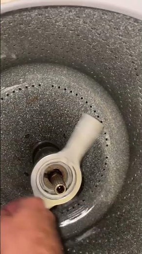 Cleaning a Whirlpool washing machine tub and basket