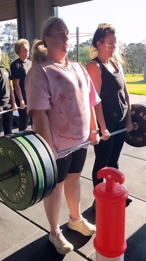 PARTNER DEADLIFTS If you haven’t heard already, strength training should be a non negotiable in your week. GET STRONG! | Wonder Woman Workshops Aus