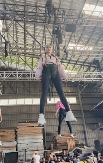 SEXBOMB SANDY 👑 First time practice namin ginawa ito ng sabay sabay, para sa mga pinalaki ng Sexbomb. Yung Laban kami pero yung pawis namin, na malamig sa pakiramdam 😅💕 kaya walang babawi. GetgetAwww 2026 S.B. Sandy's Cosmetic Products Trading | Sandy Tolentino