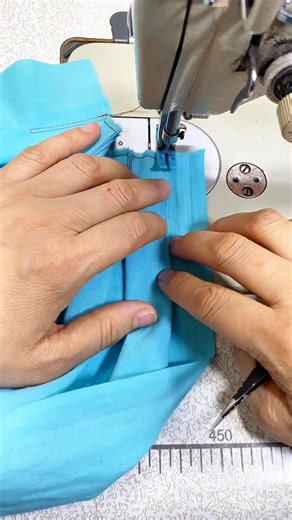 Inverted box pleat #versatilesewin #sewing #sewingtips #sewingtips