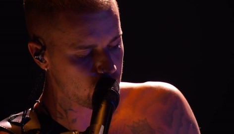 Justin Bieber Performs in Undies At Grammy Awards