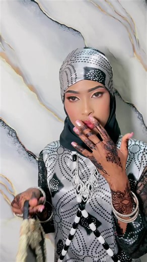 Isku Qurxin Qali oo 100$ ah - Barashada Make-up