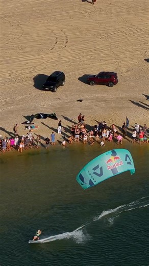 No feeling quite like it. @flyfinni takes the 2025 GKA Freestyle Kite World Champion title 👑 | GKA Kite World Tour