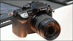 4Kムービーが撮影できる世界初のミラーレス一眼カメラ「LUMIX GH4」実機写真