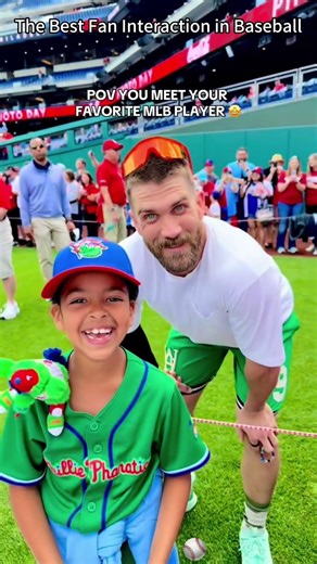 Baseball fans have great sportsmanship ⚾️#baseball #respect #player #baseball