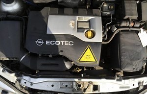 Opel Astra: Leere Batterie wechseln| Kosten, Anlernen & Laden