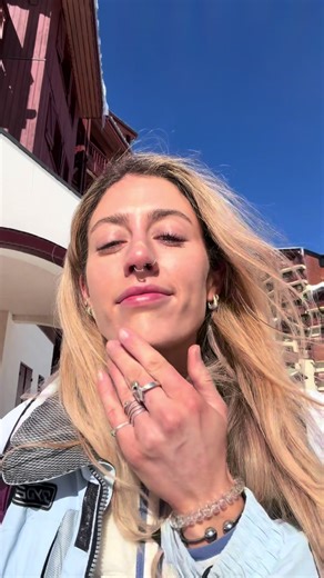 My need for glowing juicy skin doesn’t just stop on the slopes, @Sculptedbyaimee has me covered🧃💘🫦✨✨✨ #ad