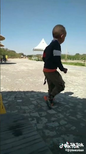 make free children to enjoy their feeling. ..