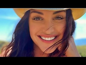 Emily Compango Shows Off Her Perfect Figure In New Photos