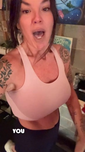 Here Are My 2 Must-Know Holiday Tips to beat the Holiday Bloat — From a Master Trainer Who Cares ❤️ | Cristal Pulgini