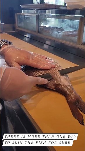 How to scale fish - Knife Scaling used by Sushi Chef