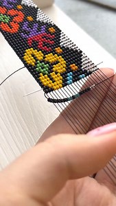 15K views · 360 reactions | A slow and calming look at weaving a single loom beaded row 瑱 One day I’ll recreate all the patterns from our legendary flashmob, but for now — you can make all this free beauty yourself 﫶 Do you know how?  #handmade #beadweaving #loomweaving #beadwork #beadloom #beadjewelry #howto #diy #beads | MariVirra Handmade | Facebook