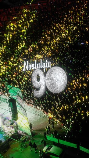 Nostalgia 90 è lo spettacolo dance anni ’90 più famoso in Italia con più di 250 spettacoli ogni anno. Un dj set esplosivo che vi riporterà nel magico e indimenticabile mondo degli anni ’90: dj, vocalist, ballerine, performer ed effetti speciali in un'ambientazione nostalgica anni '90 che vi farà tornare indietro nel tempo. Riviviamo insieme una notte piena di ricordi ed energia! Ci vediamo in piazza! 🔵 #azzurraspettacoli #pergentefelice | L'azzurra Spettacoli