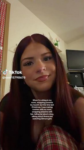 i actually feel so sorry for her i wish i could hug her☹️ #notmine #tiktokreupload #sky #christmas