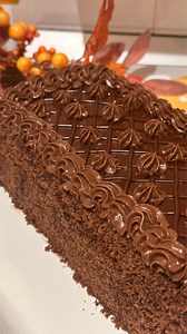 37K views · 2.1K reactions | Prajitura cu ciocolata, un adevarat rasfat #prajituri #ciocolata #fyp #retete #viral #pastry #asmr | Ionela's Kitchen | Facebook