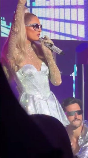 Paris Hilton - Turn It Up (Alt 2) Live in LA (Icons Only 6/7/23) #parishilton #live #shorts