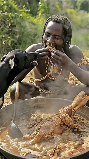 Hadzabe Cooking Beside a Quiet Stream #Hadzabe #QuietStream #PrimitiveCooking #WildFood #shorts
