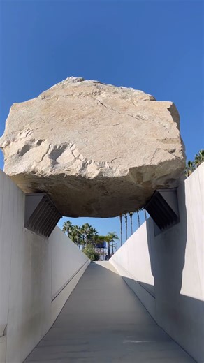 walk under Levitated Mass in #losangeles #lacma #sculpture
