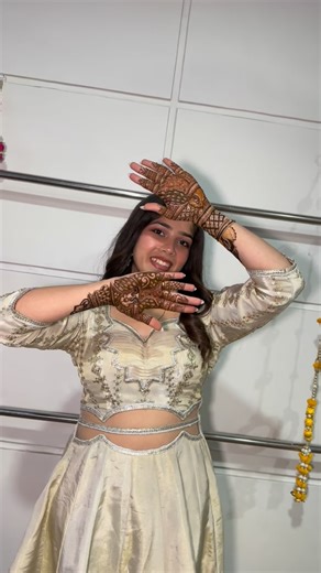 Golumehndiarts —Jagraon | Ludhiana | Punjab | Parful kumar on Instagram: "Mehndi ✨ @golu_mehandi_arts_ 📍 Jagraon | Ludhiana ☎️8264266211 🌿 100% Organic Henna 📆 Wedding Season 2026–27 📞 WhatsApp: 8264266211 ~ Ludhiana & Jagraon brides ke liye special 🌿 Pure organic mehndi | Wedding bookings open Save & share with your bride squad 💍 ~ #LudhianaMehndi #JagraonMehndi #Ludhianamakeupartist #BridalMehndi #HennaArtistPunjab"