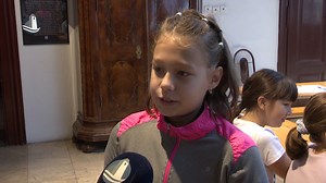 1K views | 2005 óta szeptember 30-a, Benedek Elek születésnapja a magyar népmese napja. Az országos programokhoz csatlakozik évről évre a Hansági Múzeum is, ahol idén foglalkozással várták a gyermekeket. Ezúttal A vak király története elevenedett meg, de a múzeumi tárgyakkal is megismerkedhettek a résztvevők. | Mosonmagyaróvár TV | Facebook