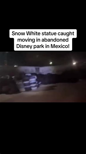 Snow White statue caught moving in abandoned Disney park in Mexico #haunted #annabelle #haunteddoll #snowwhite #paranormal #horror #horrortok #scary #creepy #paranormalinvestigation #scaryvideos #ghosthunting #ghosthunters #disneyland #ghost #spirits