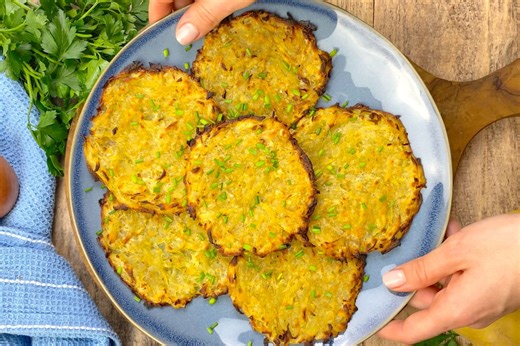 Rosti di patate e cipolle al forno, la ricetta definitiva - MoltoFood