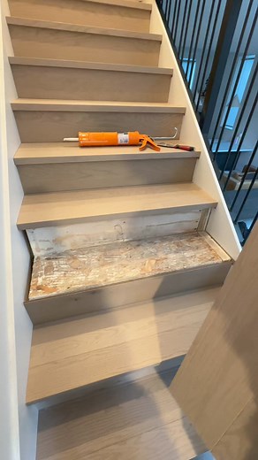 1.3M views · 5.3K reactions | ⚙️installation of stairs, floors, write if you want the same️⭐️ | KD Flooring | Facebook