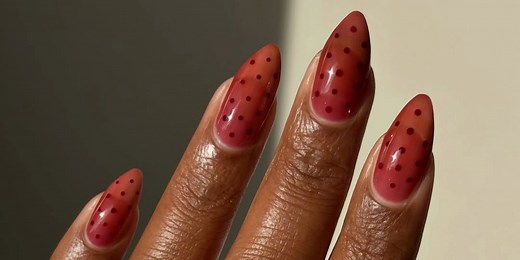 15 Winter Polka Dot Nail Ideas That Give the Pattern a Festive Spin