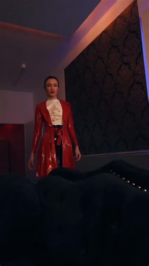 Latex Time on Instagram: "Model @aliceatelierlatex Shining in a fabulous latex set by @alice_the_unicorn! Staring beautiful @olivie.extra ✨️ #latex #fashion #explore #model #rubber"