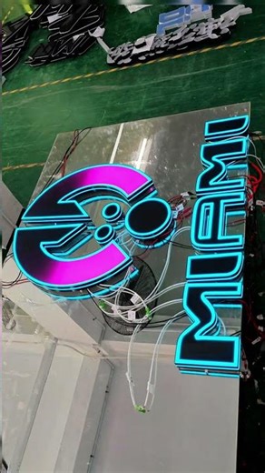 Do you know what is the new and popular signage technology at USA#signagedesign #signage #hotel