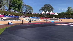 34K views · 1.1K reactions | That moment 朗 Elisa Longo Borghini, the 2022 Queen of the Stones 直 Paris-Roubaix Femmes avec Zwift  | Lidl-Trek | Facebook