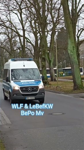 Bereitschaftspolizei MV mit WLF und BatKW