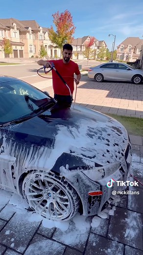 The Correct Way to Wash a Car - Two Bucket Method for BMW M3