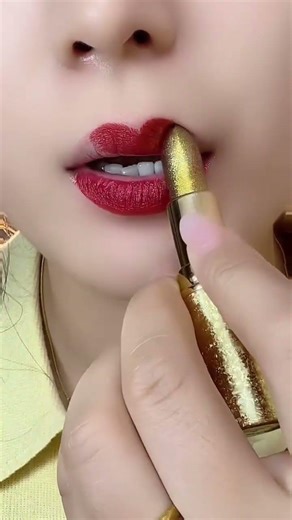 Classic True Red Lips ❤️